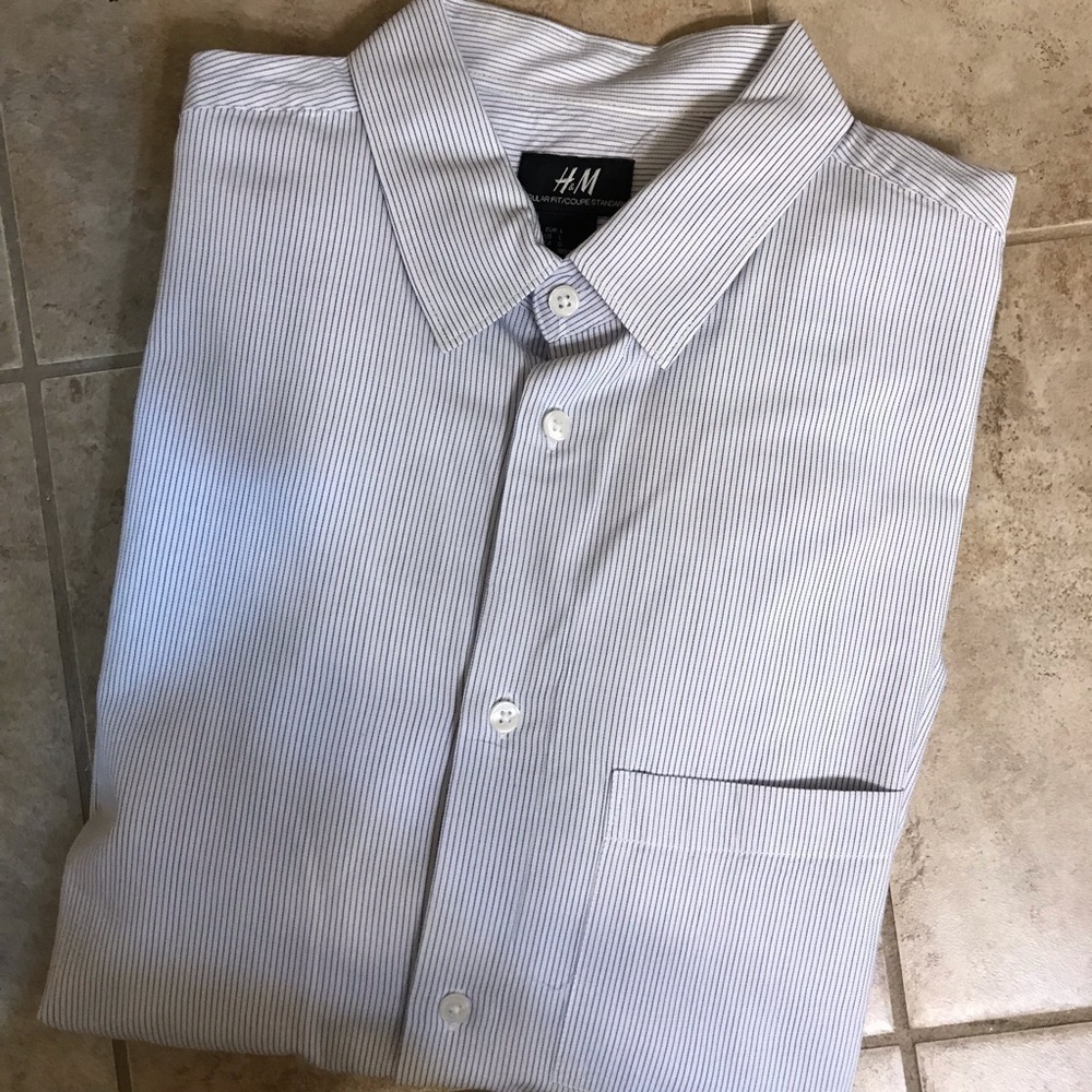 👕H&M Button Down Shirt